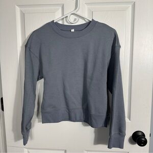 Uniqlo crop sweatshirt, blue/gray, size XS, spring, crew neck, tween